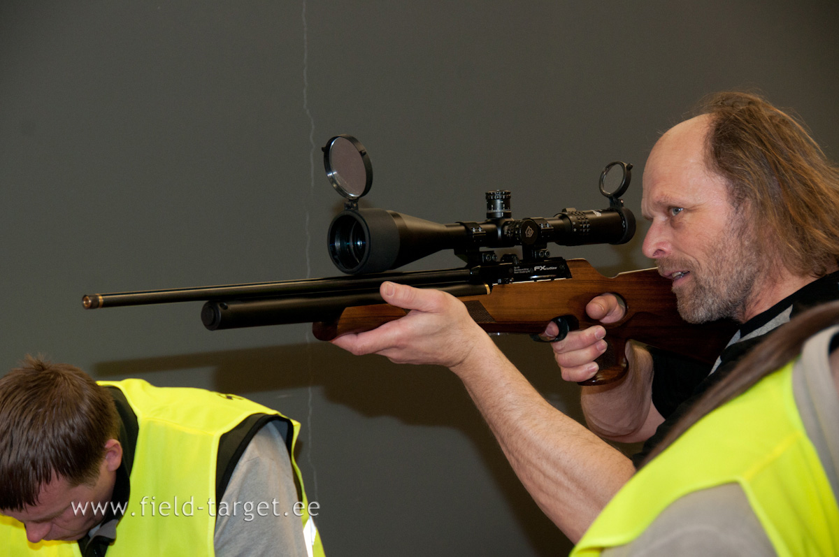 Mehed ja püssid lihtsalt sobivad kokku